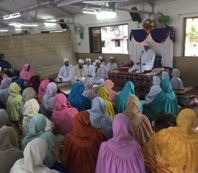 Majlis of Maulaatona Faatemah Zahraa (as) - Mumbai - Aqaa Maulaa Saiyedna Haatim Zakiyuddin saheb (tus) delivering Bayaan